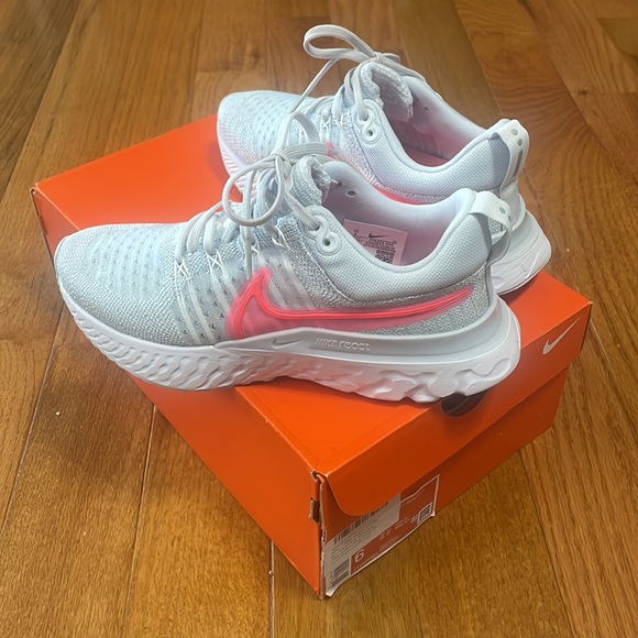 Nike React Infinity Run Flyknit 2 Women’s Running Sneaker - NIB - Size 6 - Picture 3 of 6